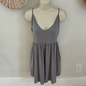 Anrabess Sleeveless Gray V-Neck Romper. Size XL